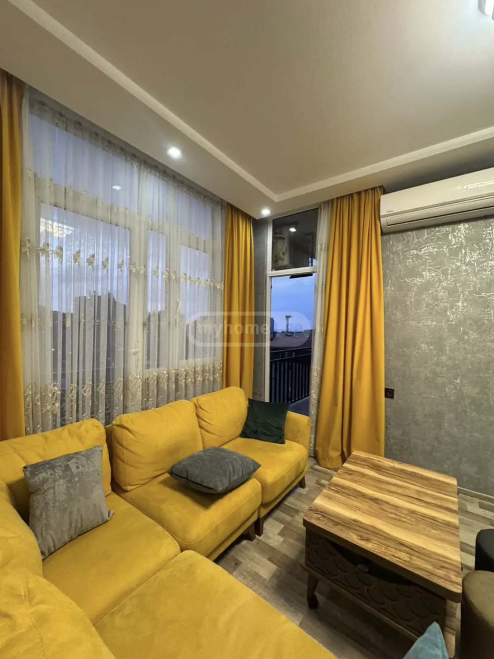 იყიდება 3 ოთახიანი ბინა ბათუმში